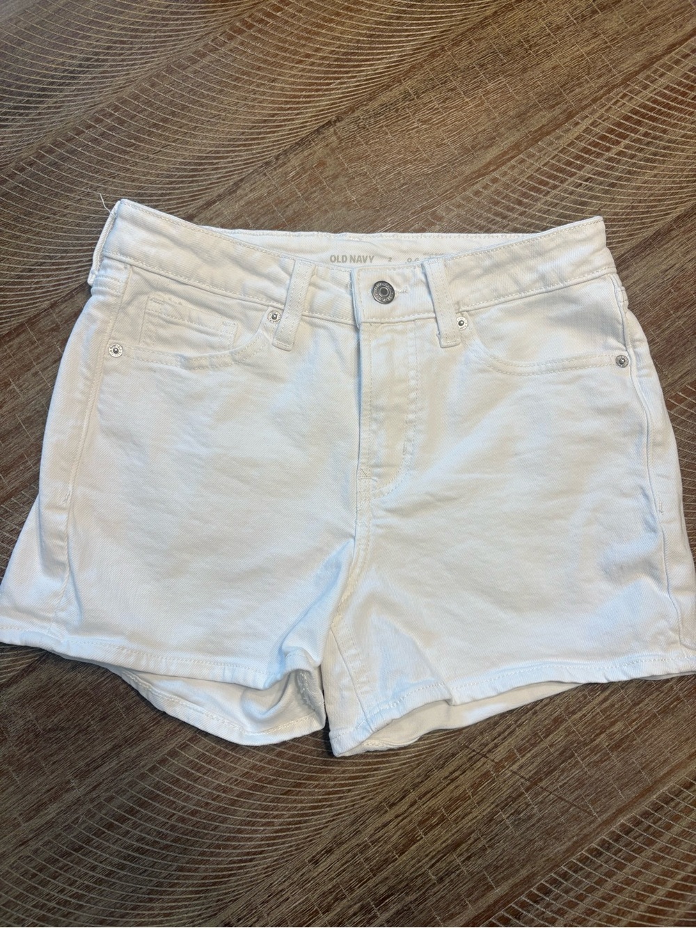 Old Navy O.G. Straight White Denim Shorts – Size 2